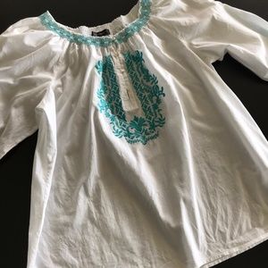 Karen Kane pleasantly peasant style blouse